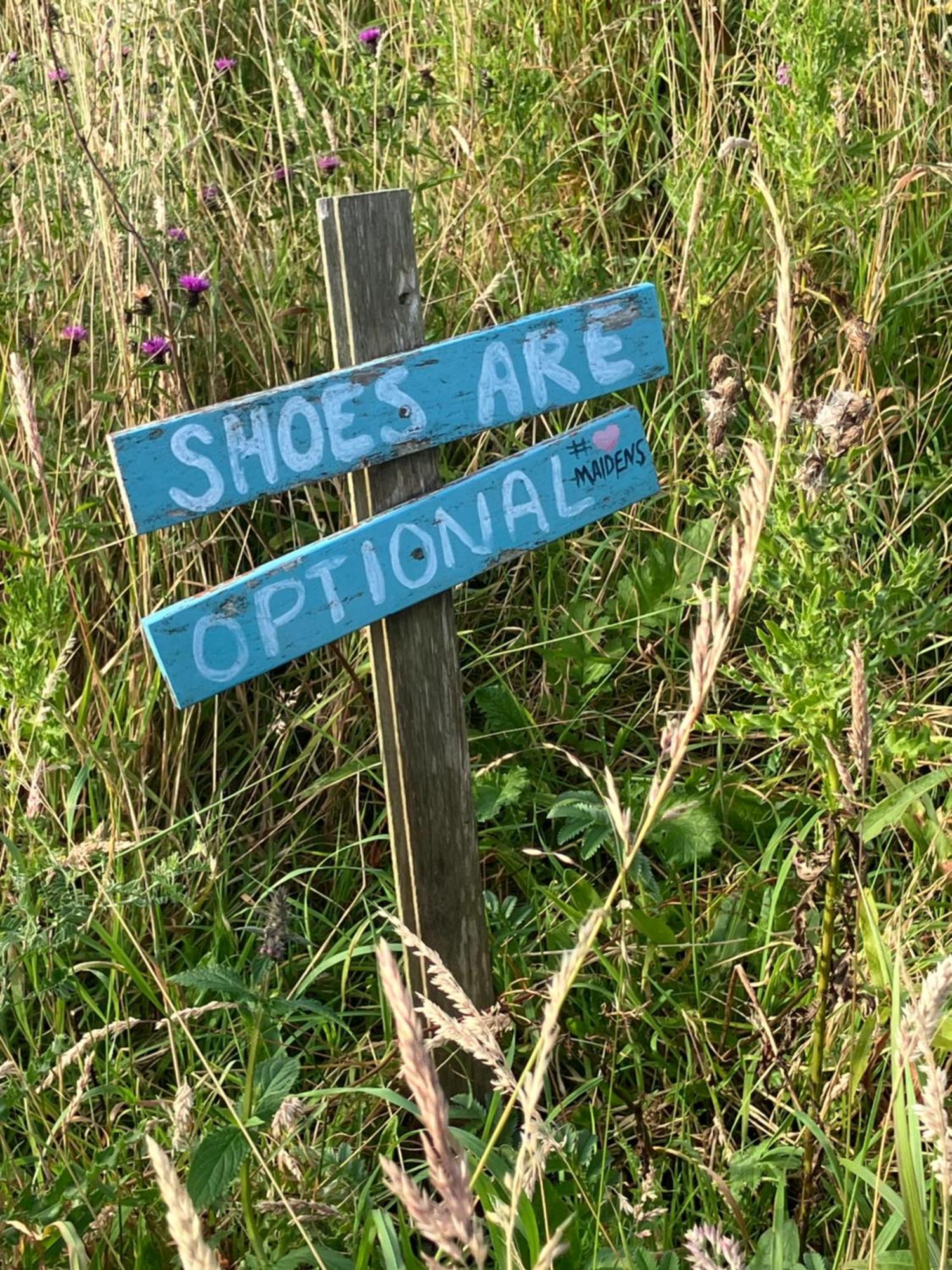 Wee Hut * Maidens